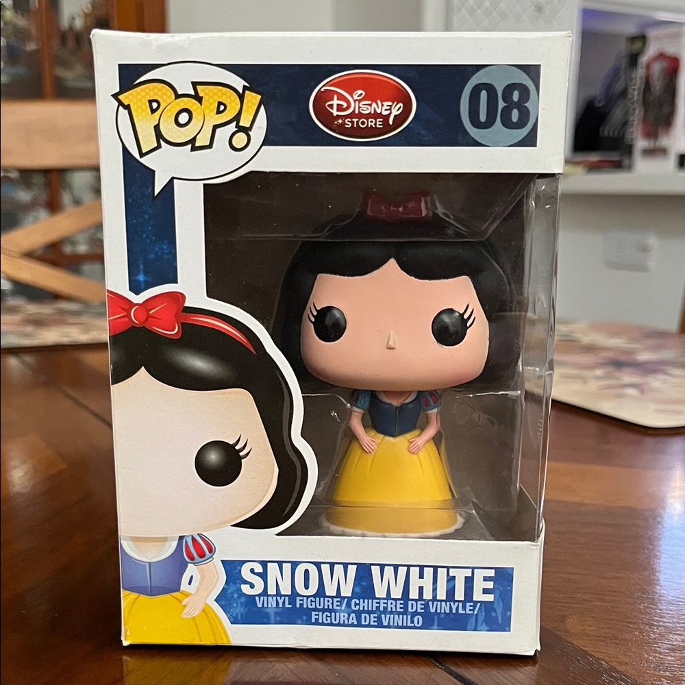 Funko Pop Disney Store Snow White #08 Vinyl Figure!
